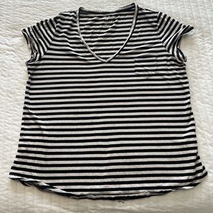 Women’s Gap vintage washed Tee